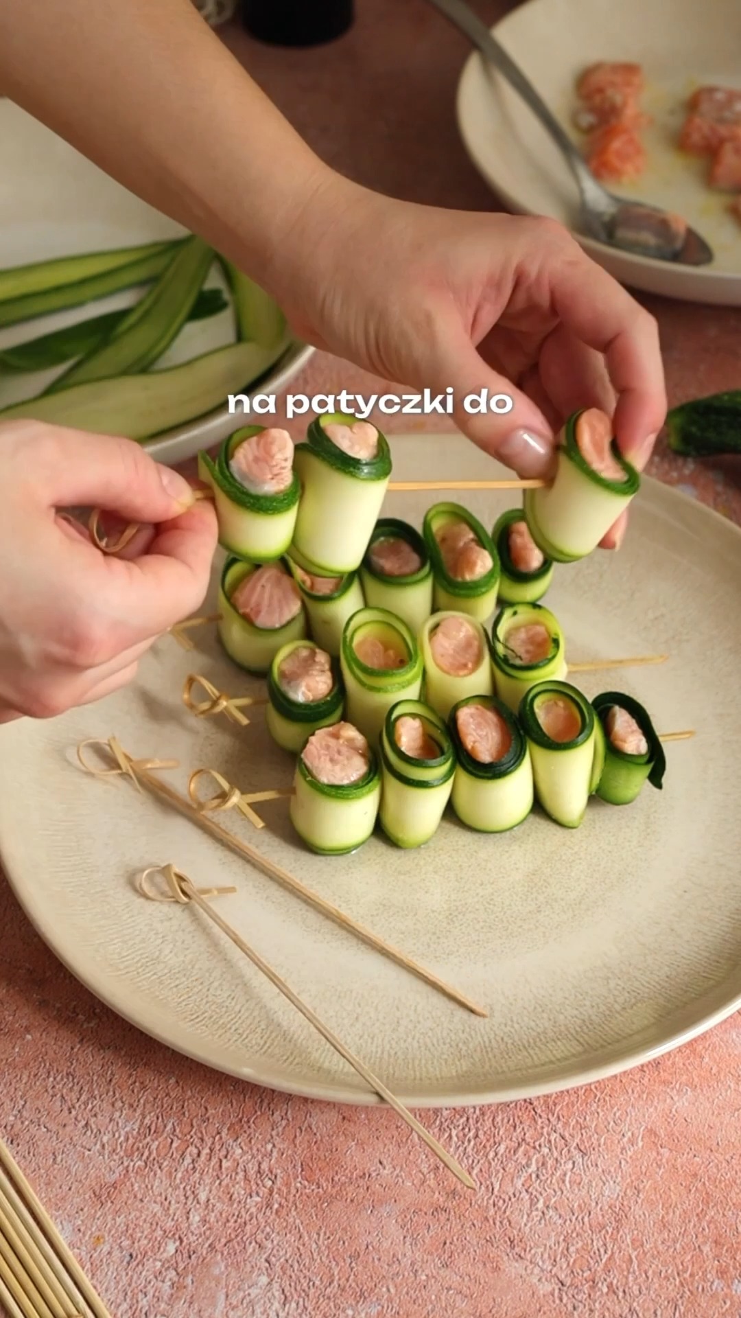 Każdy fan grillowania powinien mieć ją w swojej kuchni! Patelnia grillowa Enzo od AMBITION to…
